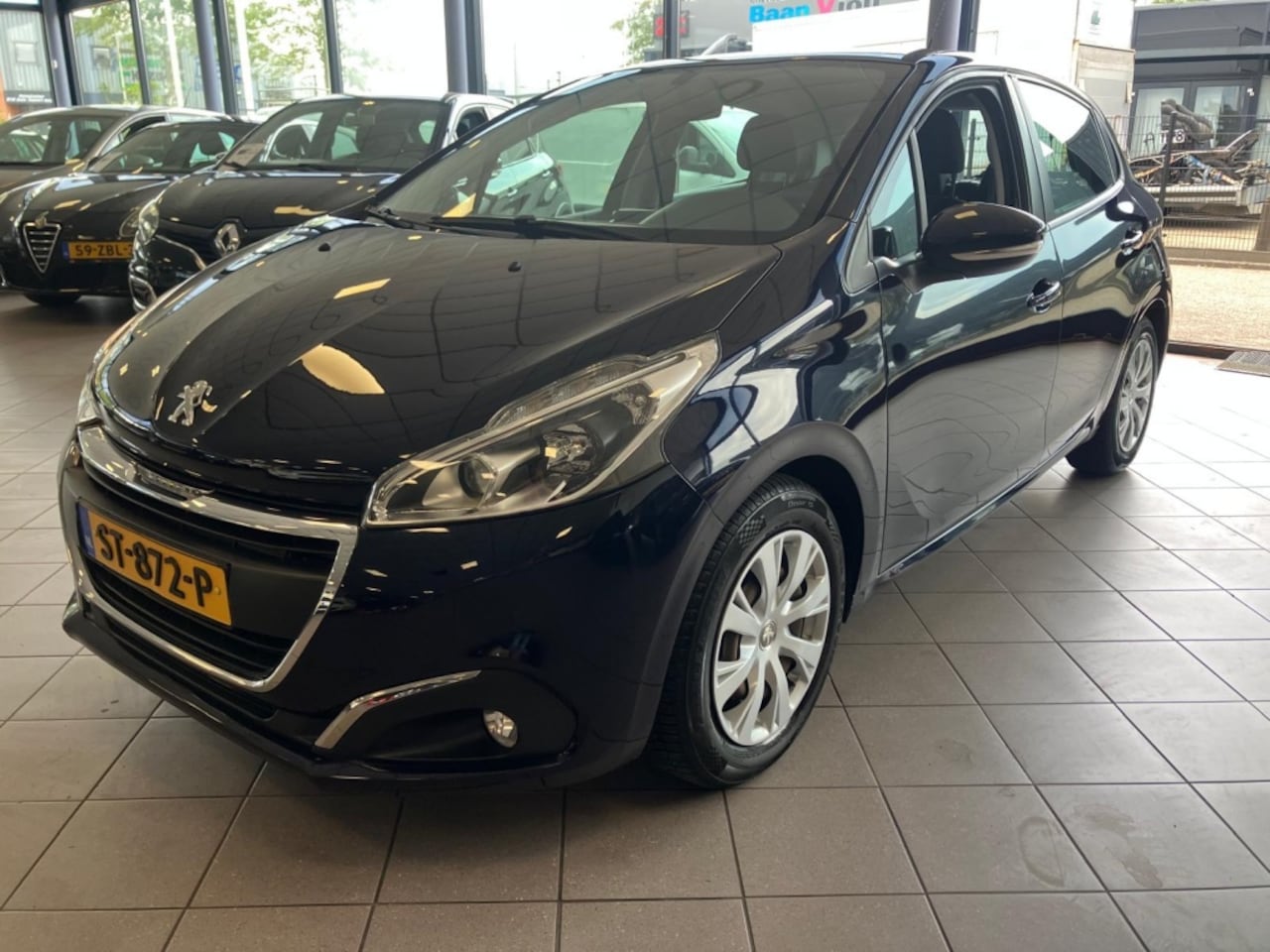 Peugeot 208 - 1.2 PureT. Blue Lion 86 DKM BJ 2018 !!! - AutoWereld.nl