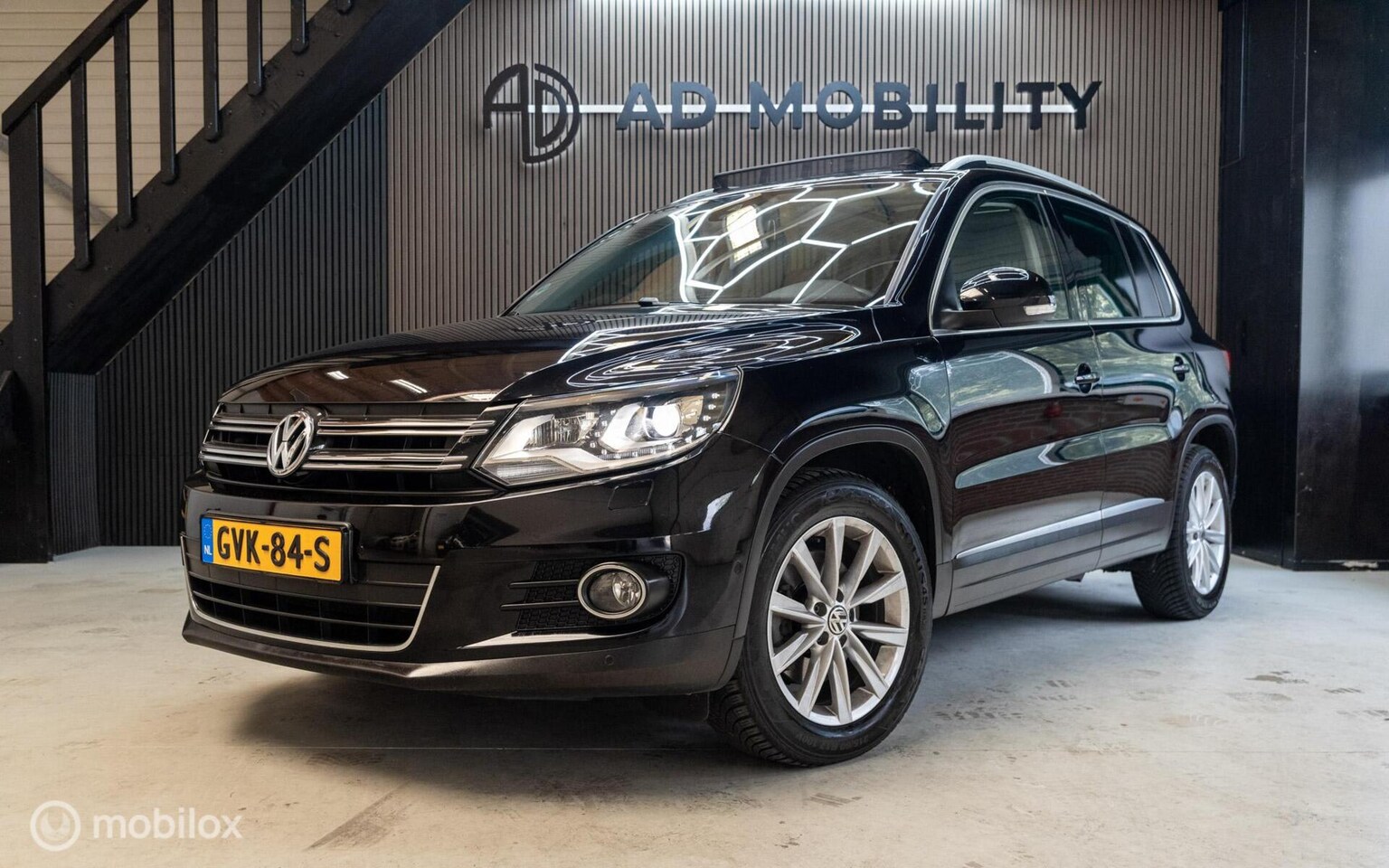 Volkswagen Tiguan - 1.4 TSI R-Line Edition Pano Stoelverwarm. - AutoWereld.nl