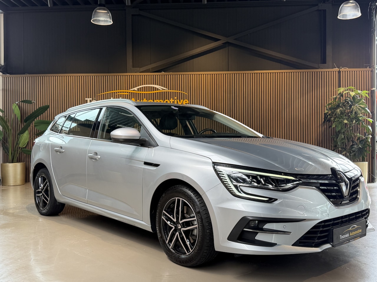 Renault Mégane E-Tech - Estate 1.6 Plug-In Hybrid 160 Intens automaat - AutoWereld.nl