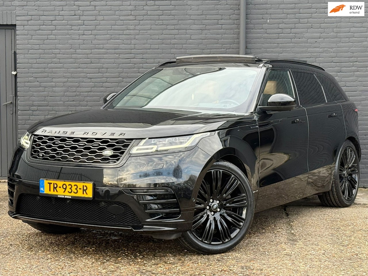 Land Rover Range Rover Velar - 3.0 D300 AWD R-Dynamic HSE|FULL BLACK|DEALER ONDERHOUDEN - AutoWereld.nl