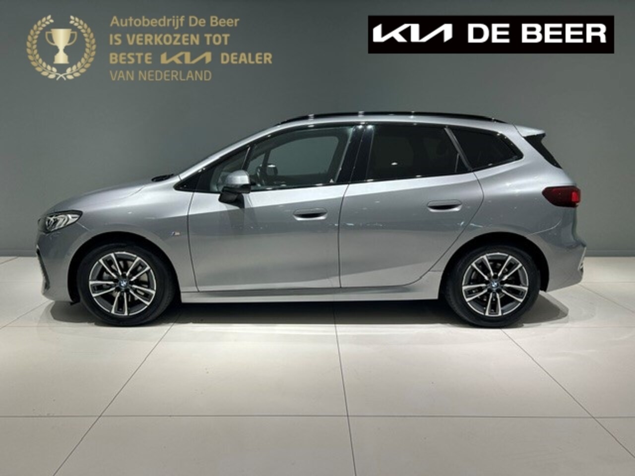 BMW 2-serie Active Tourer - (u06) 220i 156pk Aut M Pakket Leder Schuif/kantel Pano dak PDC EL. trekhaak - AutoWereld.nl
