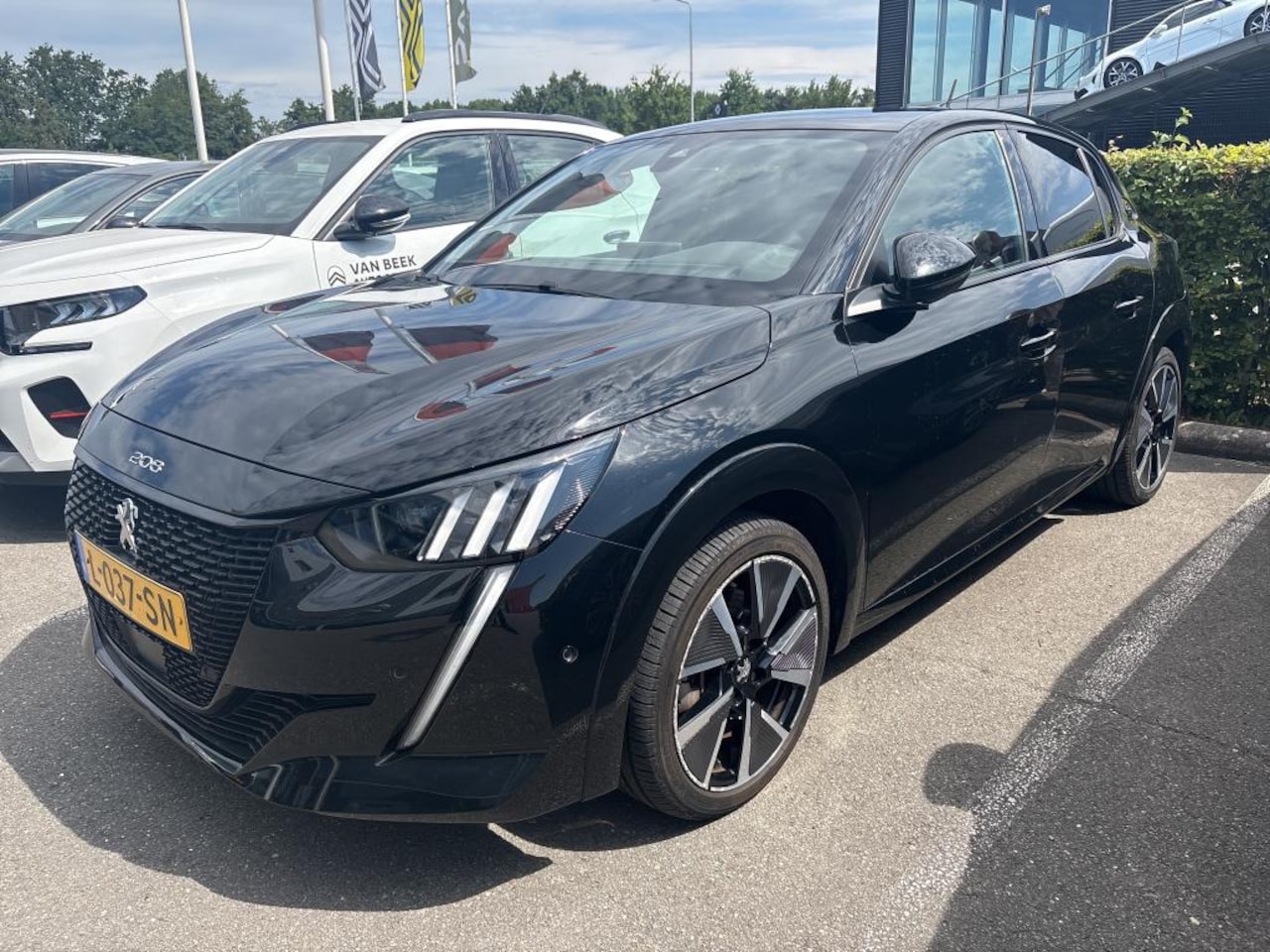 Peugeot e-208 - EV GT Pack 50 kWh 3 Fase | Panoramadak | Stoelverwarming | Adaptive Cruise | Alcantara | A - AutoWereld.nl