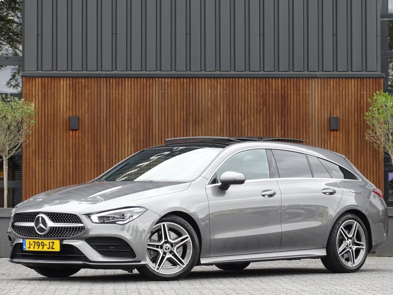 Mercedes-Benz CLA-klasse Shooting Brake - 250 225PK AMG / panorama / *NAP* - AutoWereld.nl