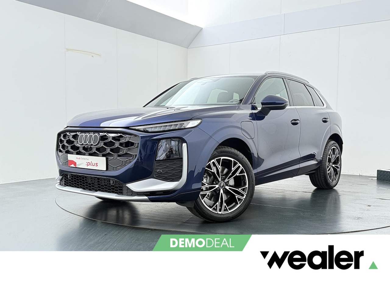 Audi Q3 - S edition e-hybrid 200 kW / 272 PK | Audi Sport velgen 19" | Sportstoelen leder/kunstleder - AutoWereld.nl