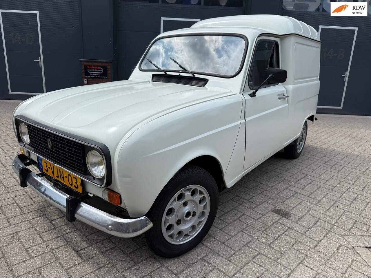 Renault 4 - F4 BESTEL OLDTIMER/WEGENBELASTING VRIJ/RIJDT EN SCHAKELT PERFECT/IDEALE REACLAME AUTO/OBJE - AutoWereld.nl