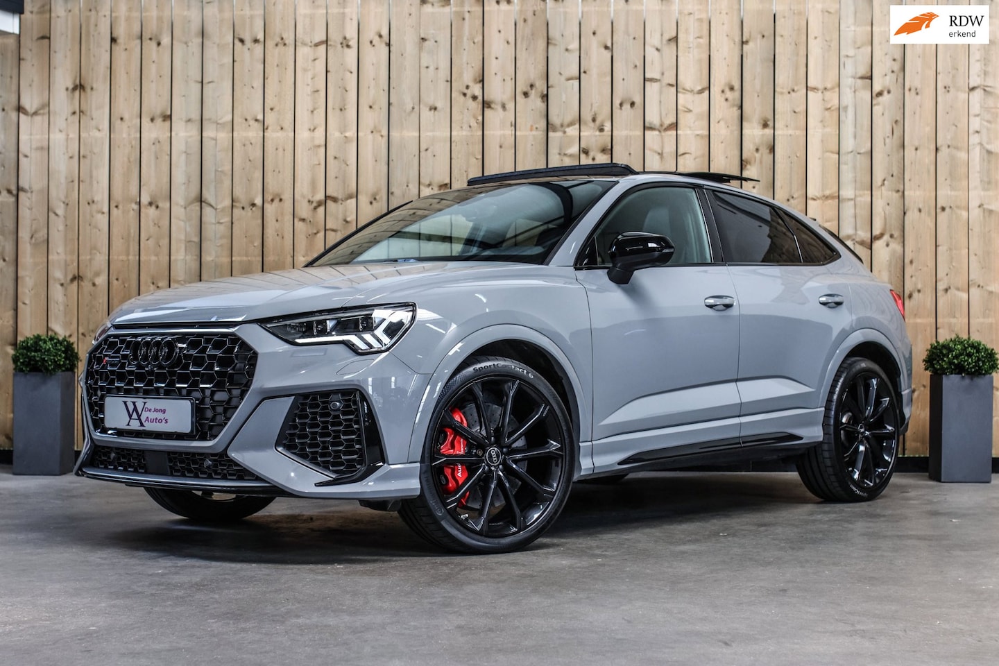 Audi RSQ3 Sportback - TFSI *Keramisch*Pano*360 Camera*Sonos*Matrix* - AutoWereld.nl