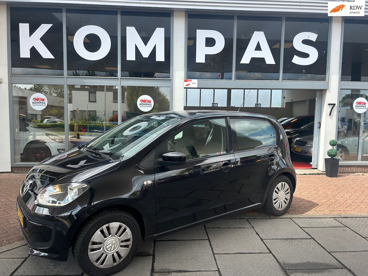 Volkswagen Up! - 1.0 |Nw.DistributieRiem|5DRS|AIRCO|P.Sensor|Cruise|Aux|APK - AutoWereld.nl