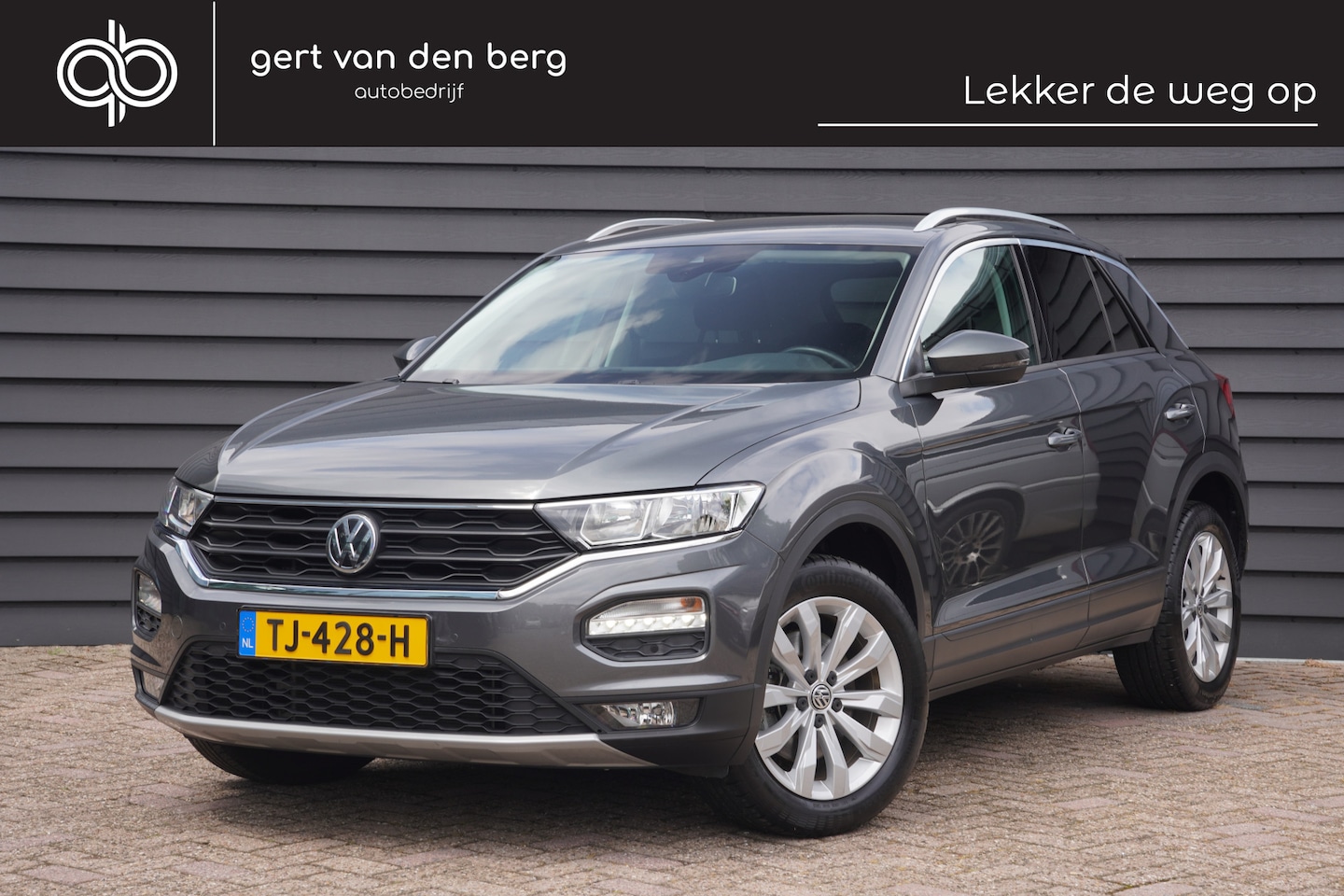 Volkswagen T-Roc - 1.0 TSI Style - TREKHAAK -  CARPLAY - CAMERA - 38820 KM NAP - - AutoWereld.nl