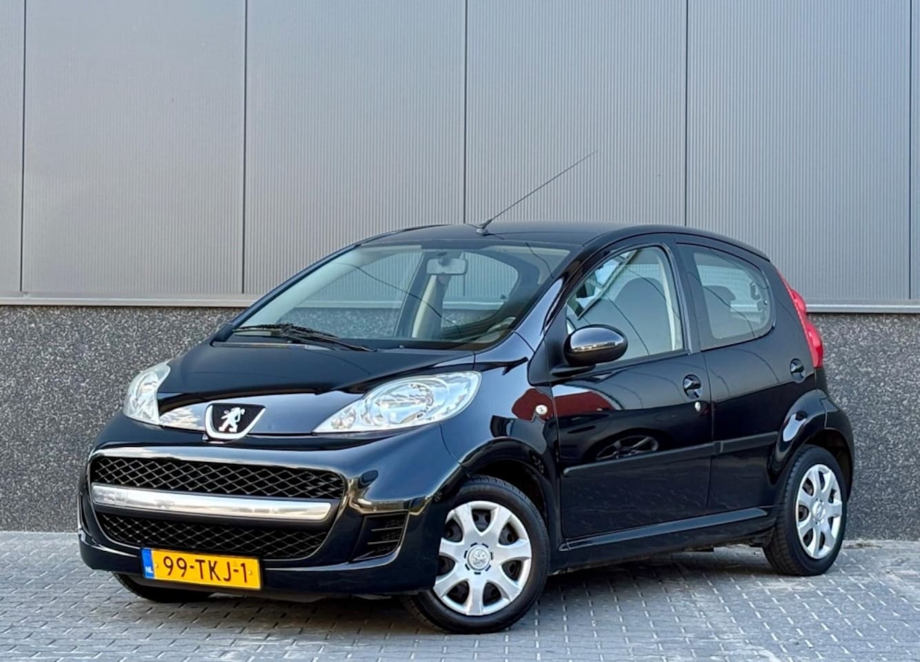 Peugeot 107 - 1.0-12V XS Airco | 5-deurs | Nap - AutoWereld.nl
