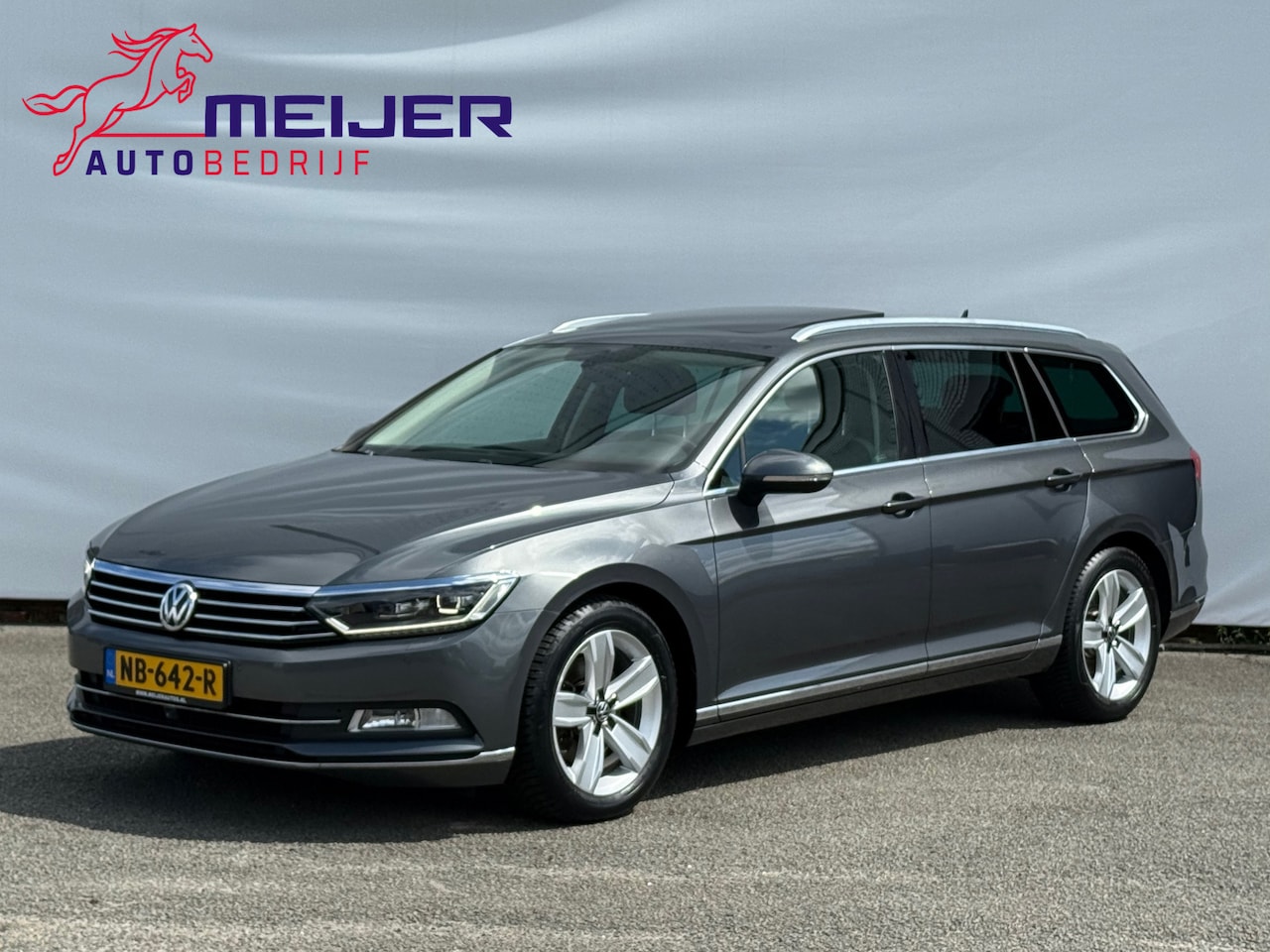 Volkswagen Passat Variant - 2.0 TDI Connected Series Plus Stoelverwarming | LED | Panoramadak | Digitaal dashboard | C - AutoWereld.nl