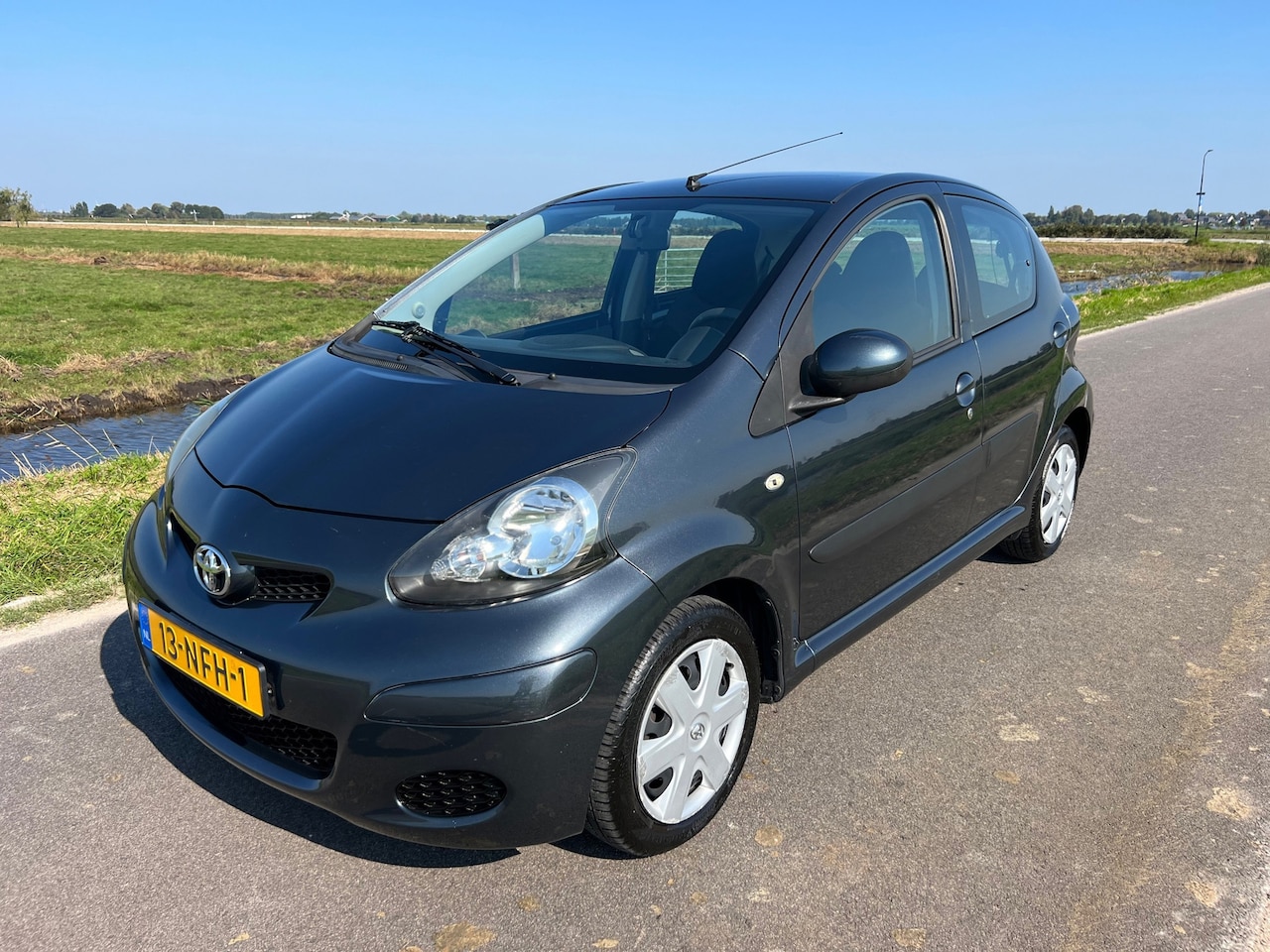 Toyota Aygo - 1.0-12V Comfort Airco Automaat 2e Eigenaar - AutoWereld.nl
