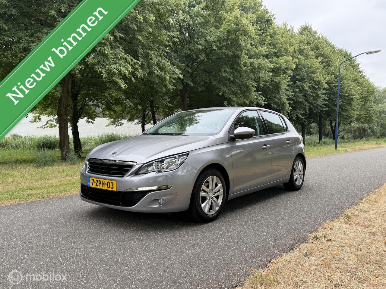 Peugeot 308 - 1.2 VTi Active*DISTRIBUTIE VERV.*NEW APK*SCHERM - AutoWereld.nl