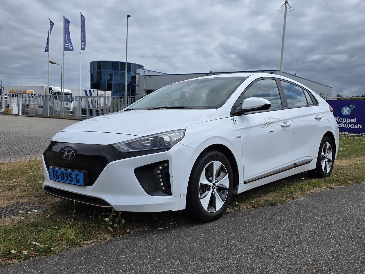 Hyundai IONIQ - Comfort EV 120pk |ACC|1e EIGENAAR|Camera|DAB+|ClimateControl| - AutoWereld.nl