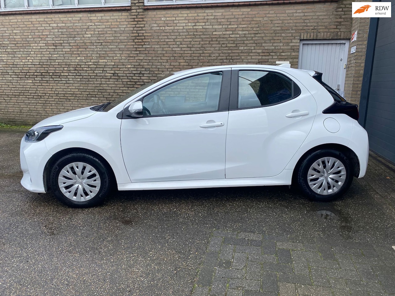 Toyota Yaris - 1.5 Hybrid Executive 1.5 Hybrid Executive - AutoWereld.nl