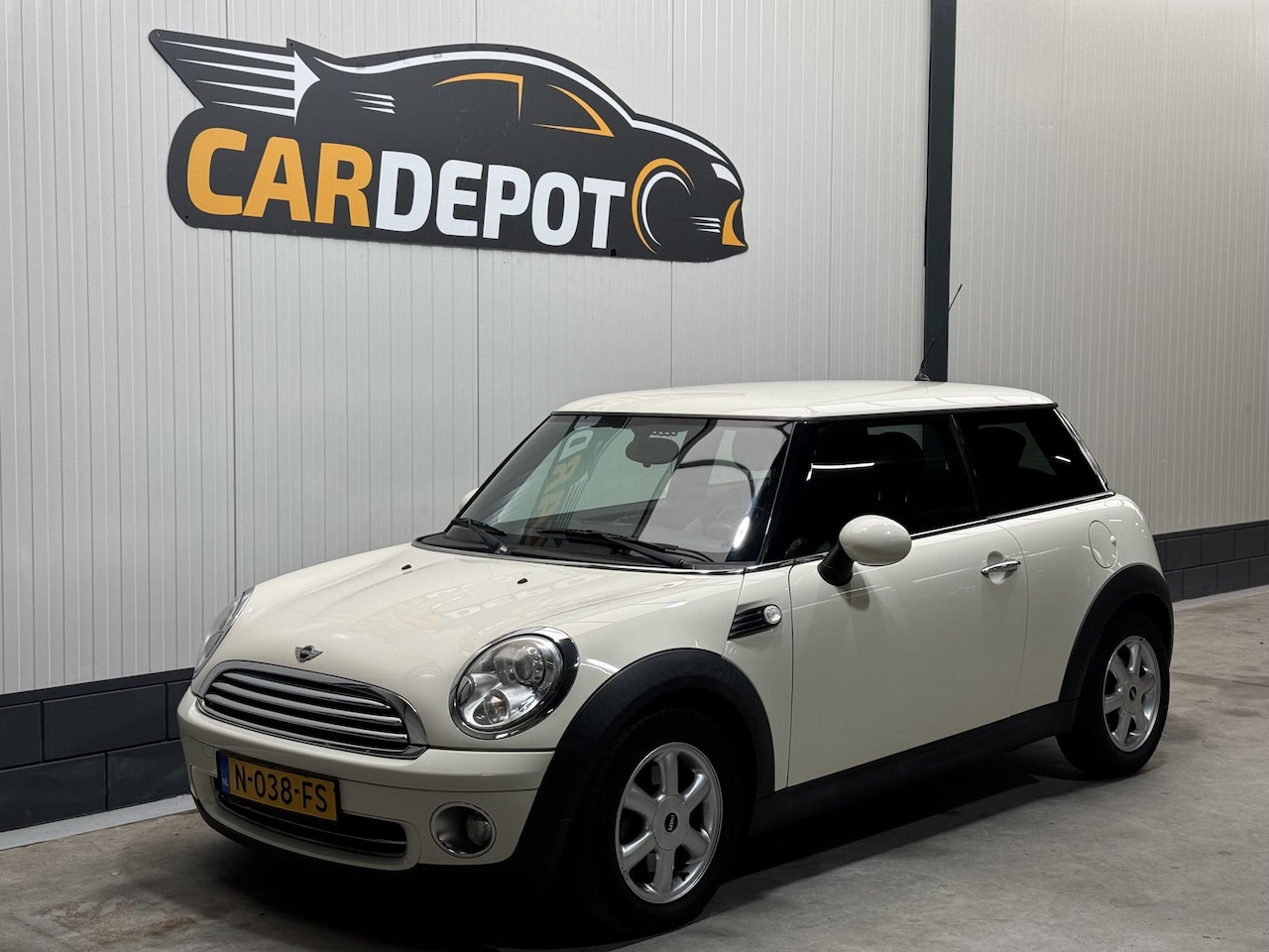MINI 3-Deurs - 1.4 One Anniversary MK II Mini Mini 1.4 One Anniversary MK II Zeer netjes.Airco. - AutoWereld.nl