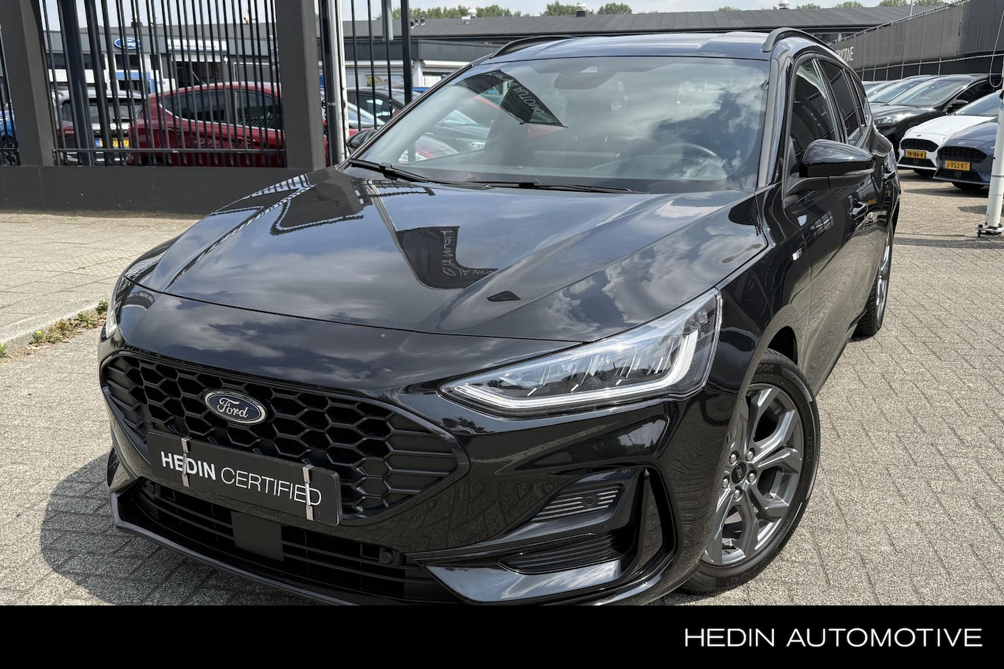 Ford Focus Wagon - 1.0 EcoBoost Hybrid ST Line | Winter pack | driver assistent pack | Camera | Navigatie | P - AutoWereld.nl