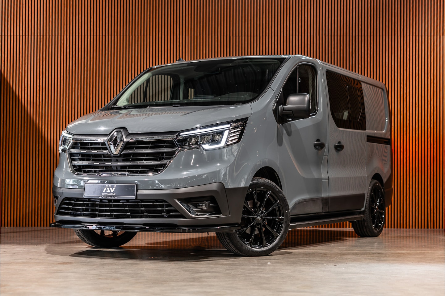 Renault Trafic - 2.0 dCi 150 PK DC | Dubbel cabine | 6-Zitter | L+R Schuifdeur | Camera | Trekhaak | CarPla - AutoWereld.nl