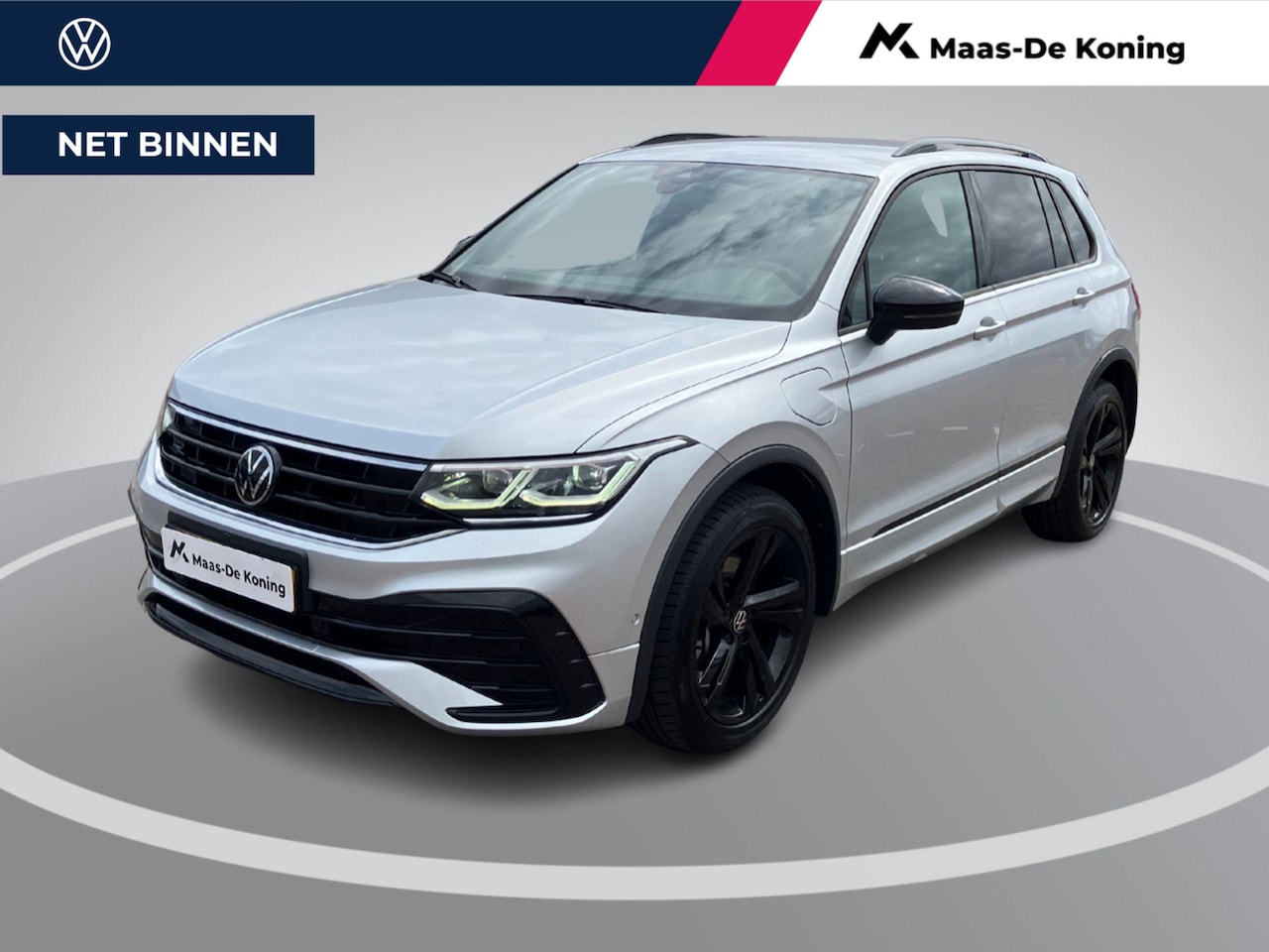 Volkswagen Tiguan - 1.4TSIeHybrid 180kW/245PK R-Line Black Style · Panoramadak · Trekhaak · 360°Camera + Parke - AutoWereld.nl