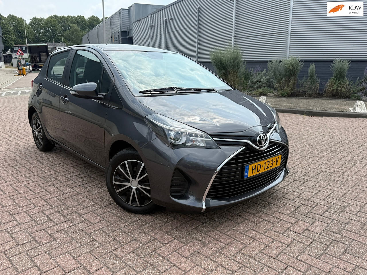 Toyota Yaris - 1.3 VVT-i Style CLIMA Camera 5DR NEW APK - AutoWereld.nl