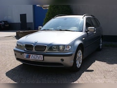 BMW 3-serie Touring - 318i Special Edition - Nieuwe banden en APK