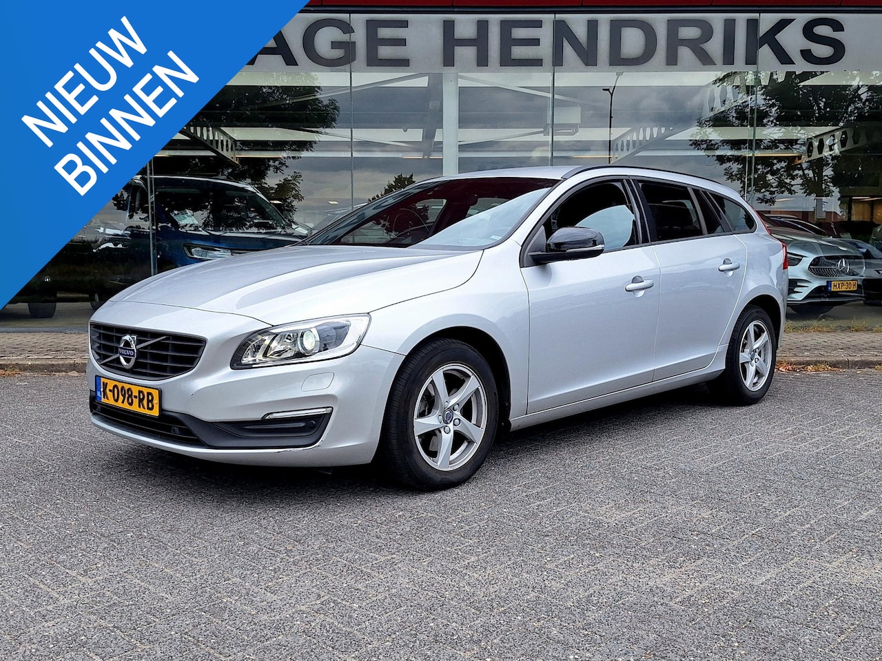 Volvo V60 - 1.5 T3 Polar+ Automaat | Bi xenon | Climate | Navi | Stoelverwarming V+A | - AutoWereld.nl