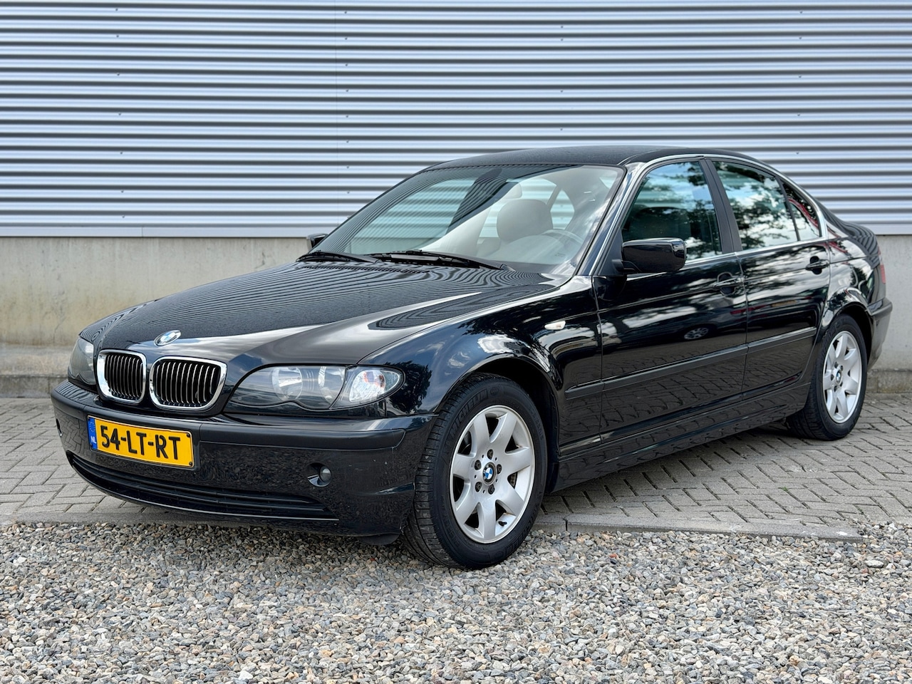 BMW 3-serie - 320i Special Executive [ 6 Cilinder,leer,ecc,navi,lmv,pdc ] - AutoWereld.nl