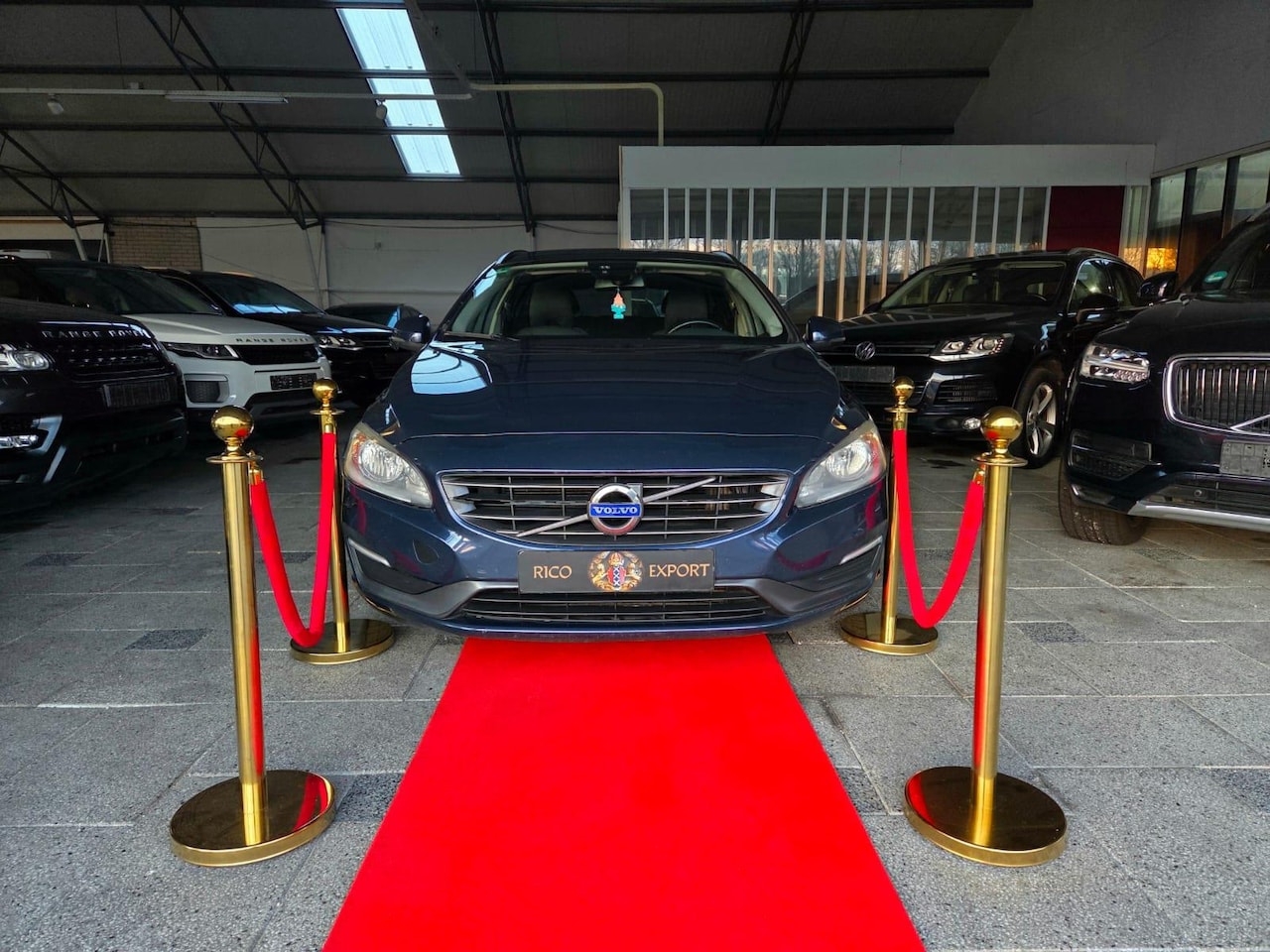 Volvo V60 - 1.6 D2 AUTOMAAT NAVI 2014! - AutoWereld.nl