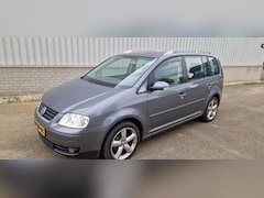 Volkswagen Touran - 2.0-16V FSI Trendline