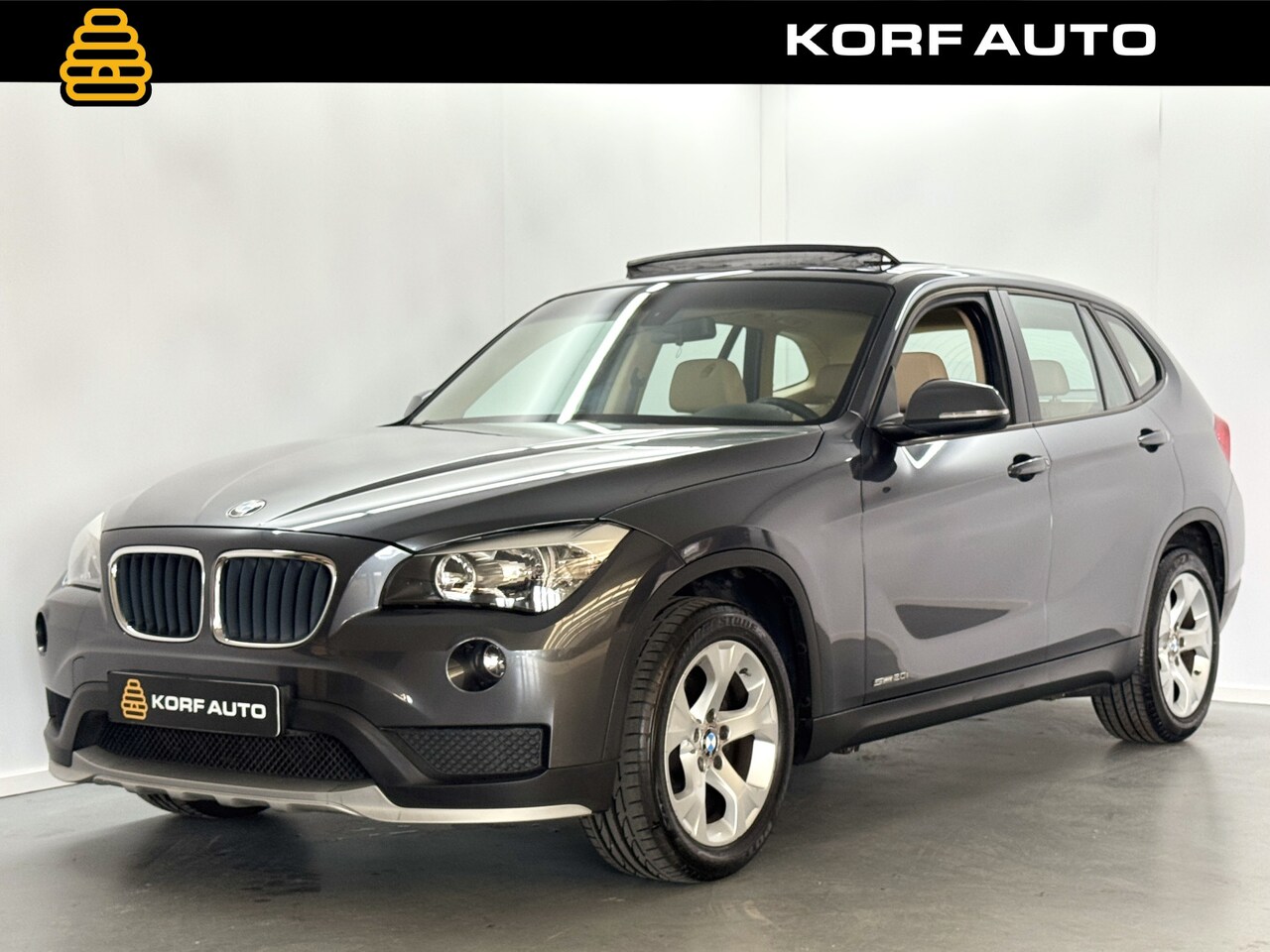 BMW X1 - sDrive20i Business | 1e Eig | Pano | Leder | Stoelverw. - AutoWereld.nl