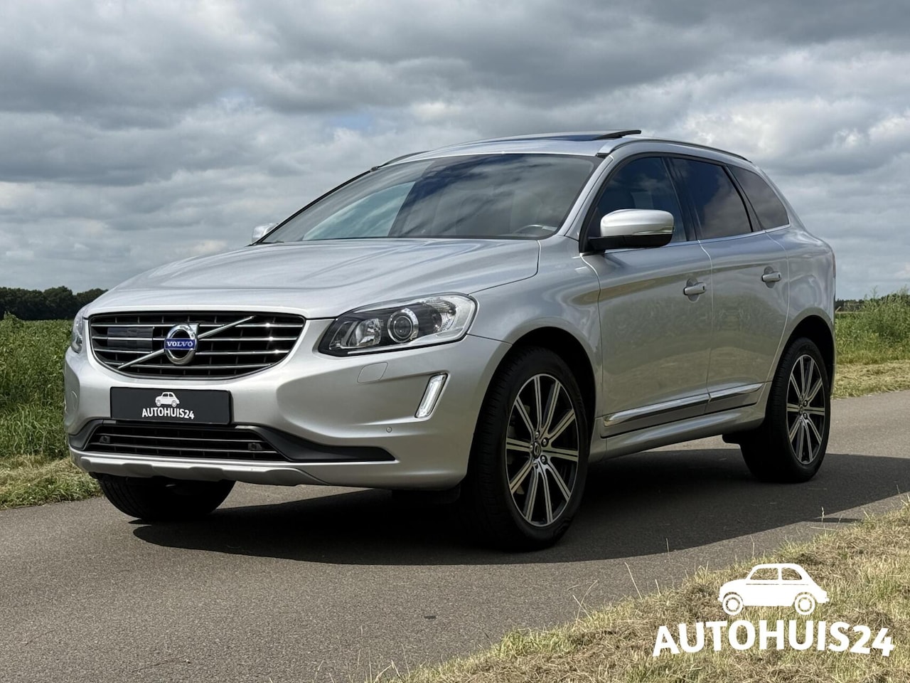 Volvo XC60 - 2.0 T5 FWD Summum POLESTAR PANODAK XENON ACC PDC 20'' - AutoWereld.nl