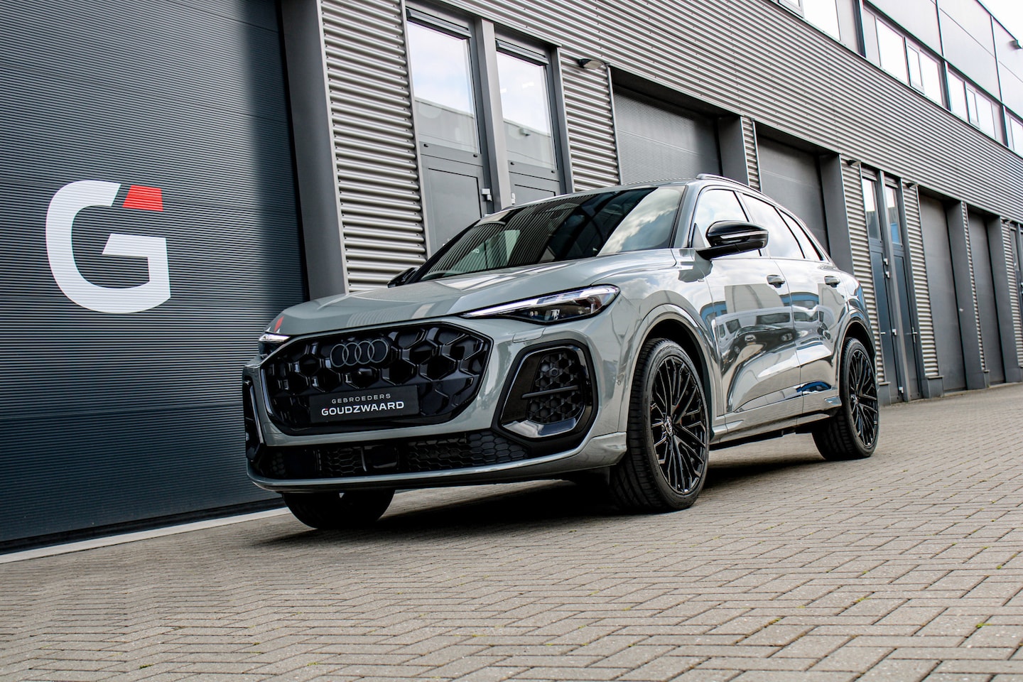 Audi Q5 - 2.0 TFSI e-hybrid quattro S edition Competition | 367PK | Indiv. Quantumgrijs | Luchtverin - AutoWereld.nl
