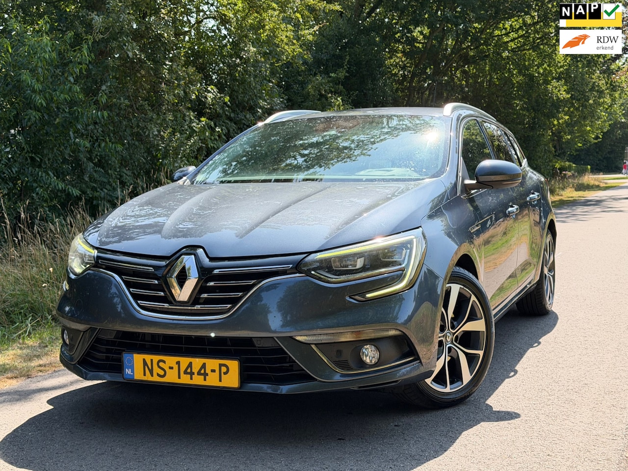 Renault Mégane Estate - 1.2 TCe Bose | Massage + Camera + Head -Up + Ketting vervangen Nu € 7.500,-!!! - AutoWereld.nl