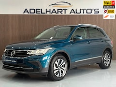 Volkswagen Tiguan - 1.5 TSI Elegance Automaat / Navigatie full map / Camera / Adaptive Cruise / Climate contro