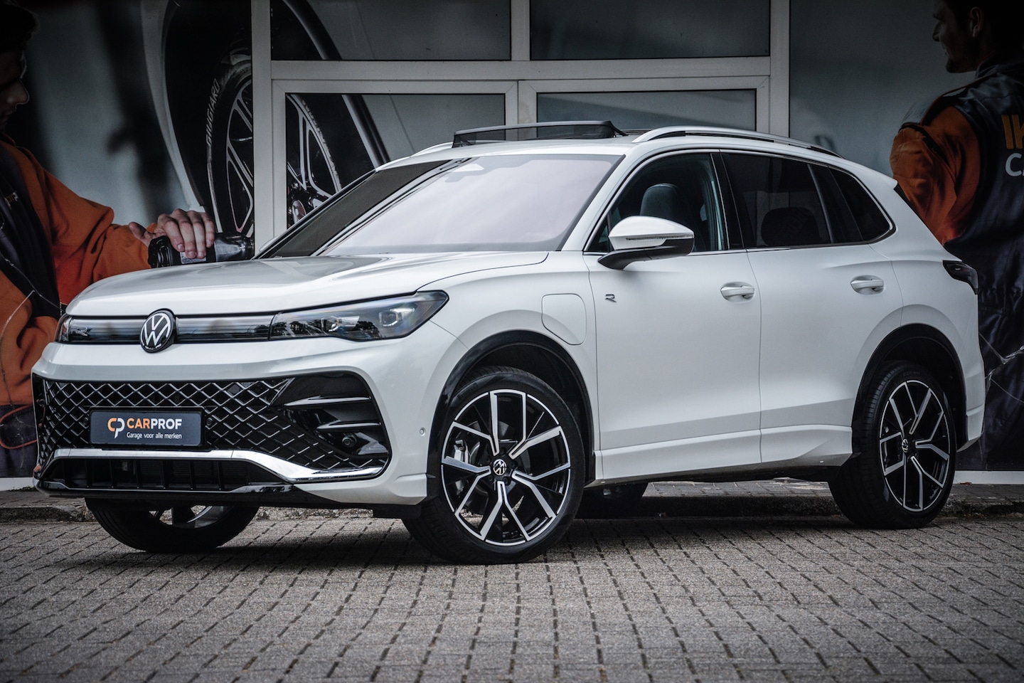 Volkswagen Tiguan - 1.5 eHybrid 200kW/272pk DSG R-Line - AutoWereld.nl
