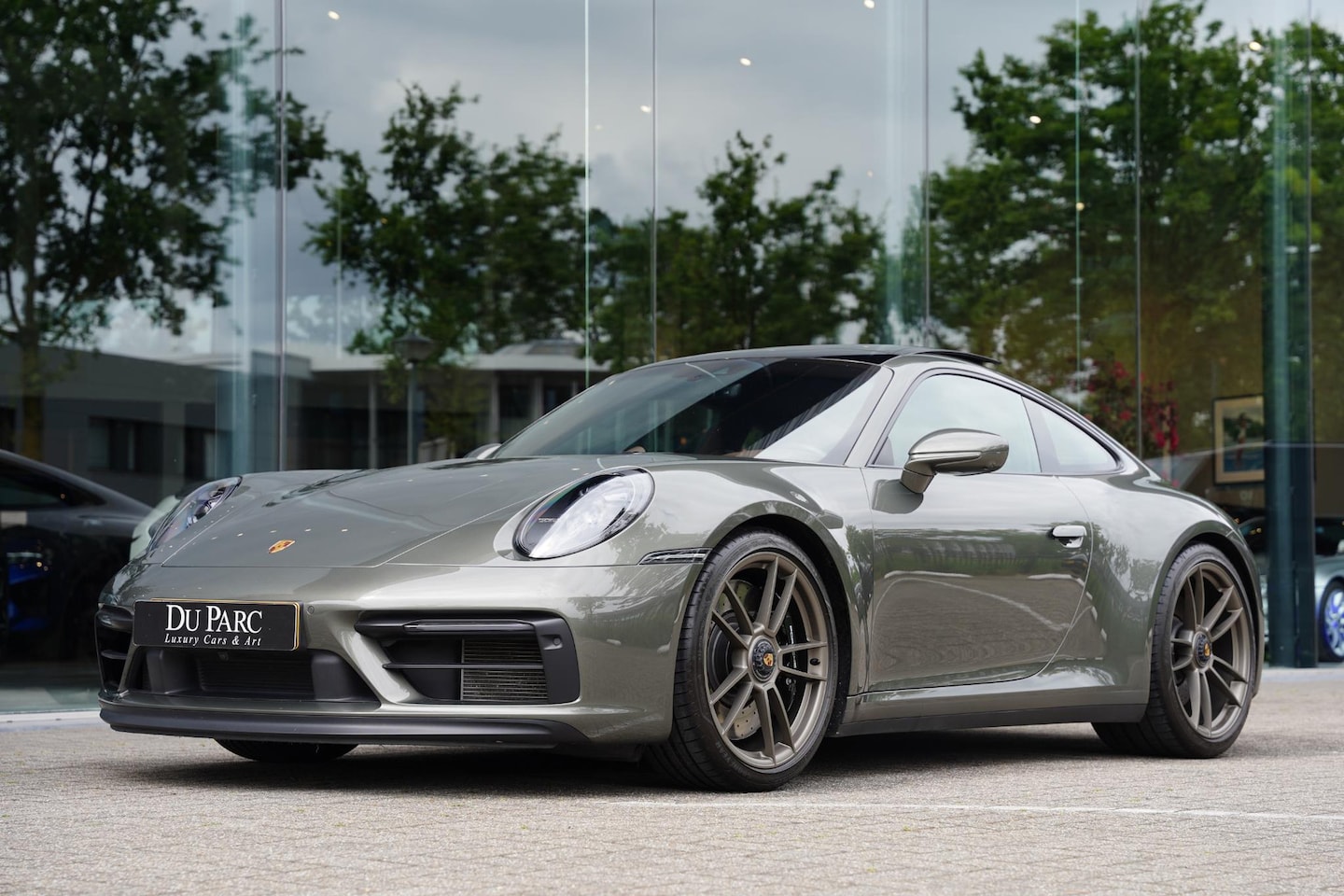Porsche 911 - 992 3.0 Carrera 4 GTS / Clubleder / 18 Weg / Pano - AutoWereld.nl