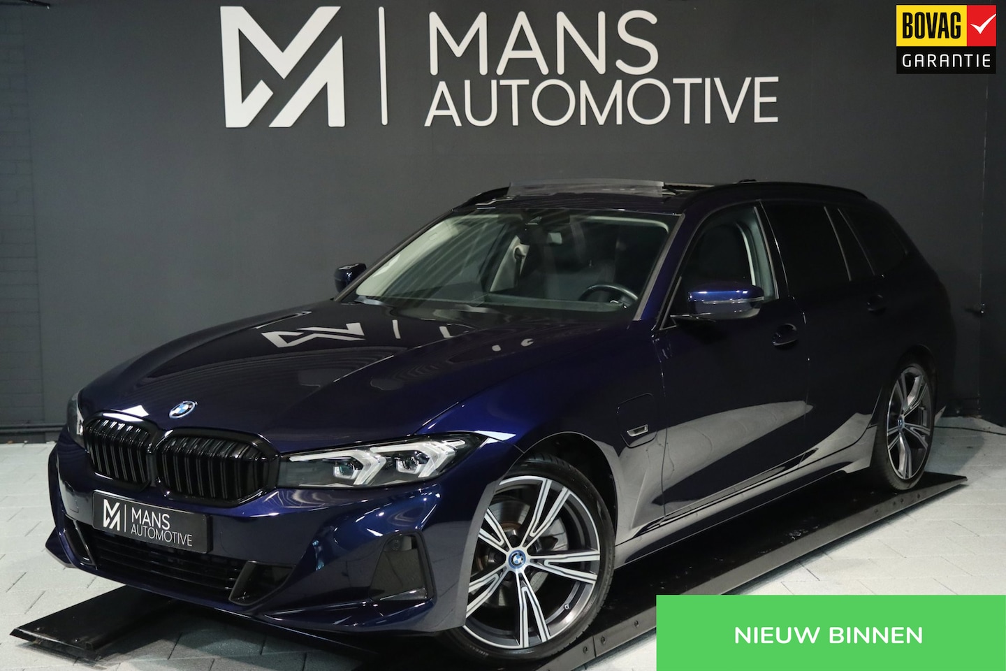 BMW 3-serie Touring - 320e / PANODAK / KEYLESS / CAMERA / CARPLAY / ELEK TREKHAAK / STOELVERW - AutoWereld.nl
