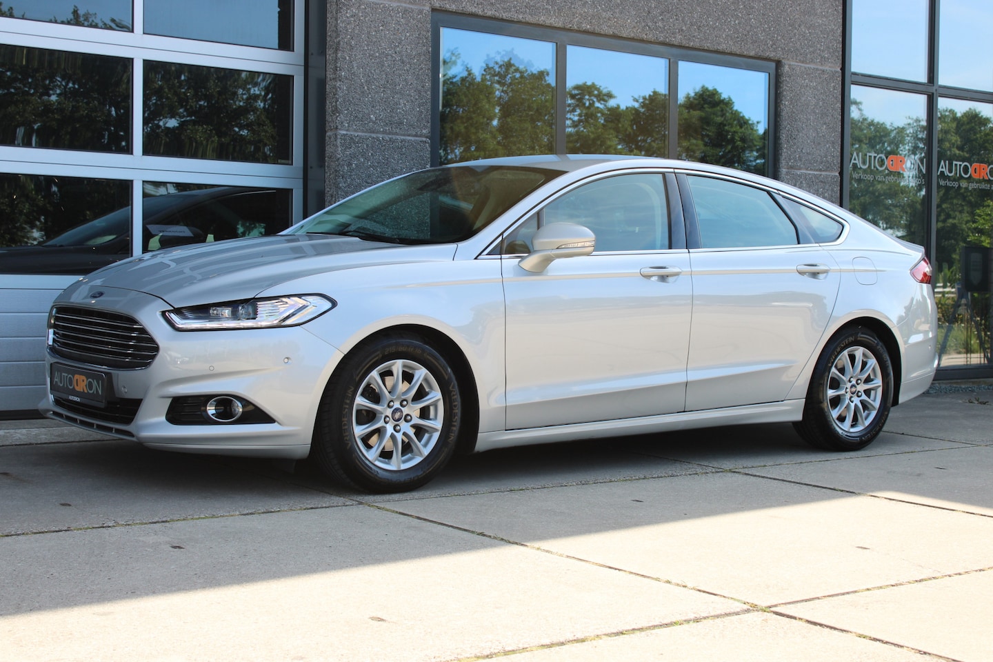 Ford Mondeo - 1.5 TDCi Titanium HB EURO6 Dealer Onderhouden - AutoWereld.nl