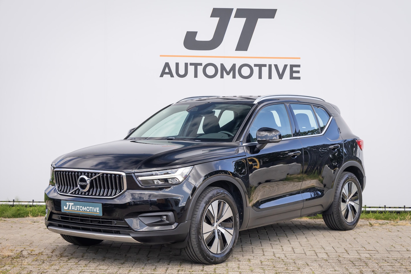 Volvo XC40 - 1.5 T4 Rech InscrExp adaptive cruise | Camera | pdc | CarPlay | elektrische kofferbak | - AutoWereld.nl