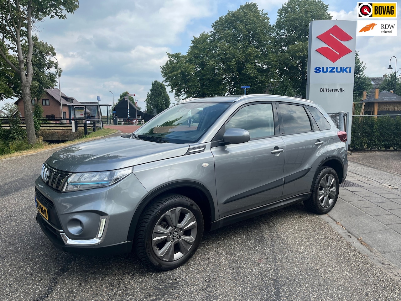 Suzuki Vitara - 1.4 Boosterjet Select Smart Hybrid // 1500 kilo trekgewicht // Snel te rijden // Rijklaar - AutoWereld.nl