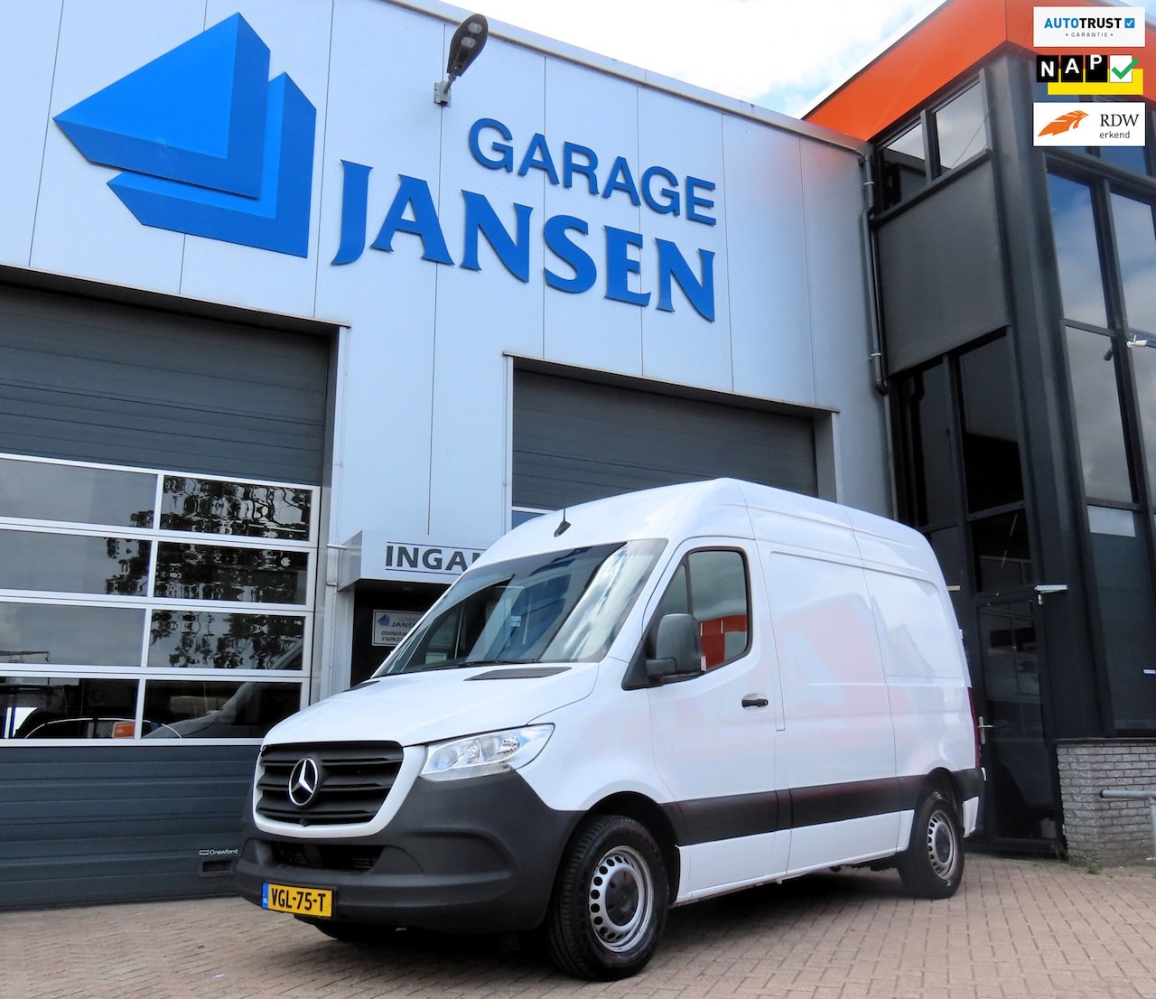 Mercedes-Benz Sprinter - 314 2.2 CDI L1H2 Automaat,360 Camera,Clima,Cruise,3.5T - AutoWereld.nl