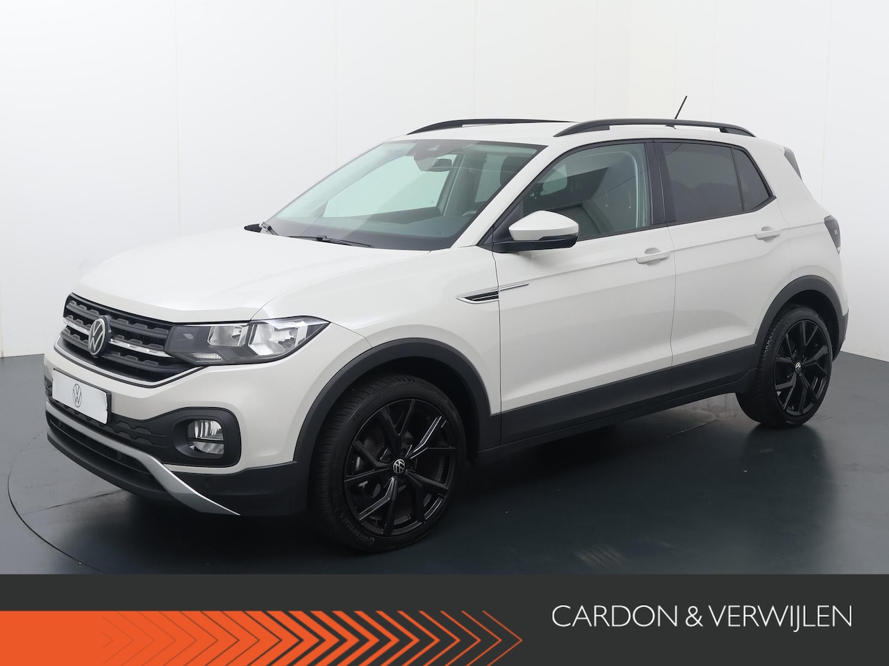 Volkswagen T-Cross - 1.0 TSI Life | 95 PK | Adaptive Cruise Control | Navigatiesysteem | Parkeersensoren | Groo - AutoWereld.nl