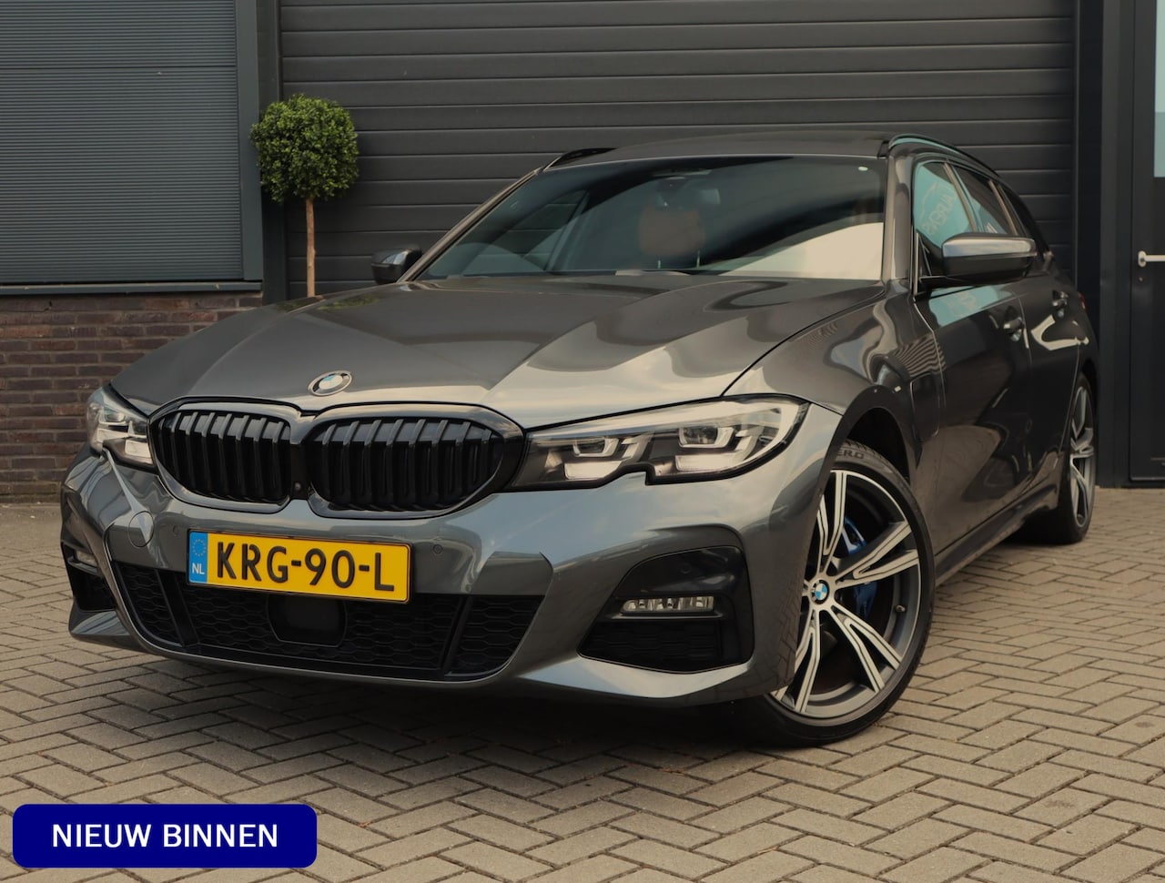 BMW 3-serie Touring - 330e xDrive M Sport High Executive | Pano | Trekhaak | ACC | Leer | 19 Inch - AutoWereld.nl