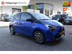 Toyota Aygo - 1.0 VVT-i x-clusiv Airco Parkeer camera Cruise control 2-tone