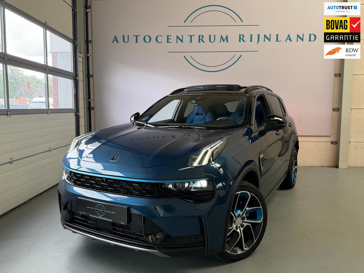 Lynk & Co 01 - 1.5 261PK Plug-in Hybrid, Pano, Zwarte Hemel, 360 Camera ,Apple Carplay - AutoWereld.nl