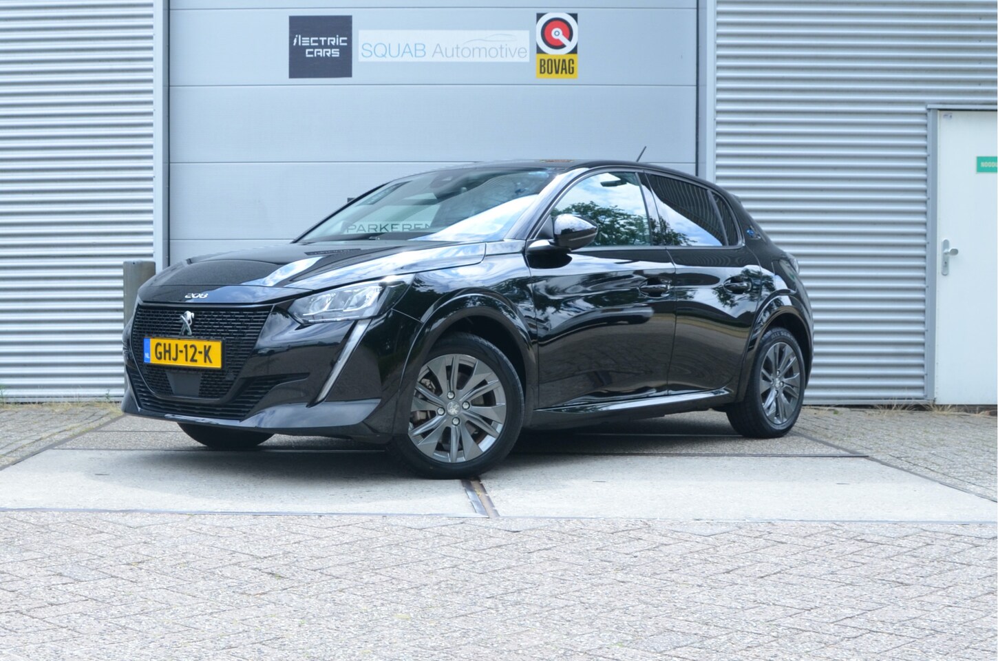 Peugeot e-208 - EV Allure Pack 50 kWh 10" Scherm! - AutoWereld.nl