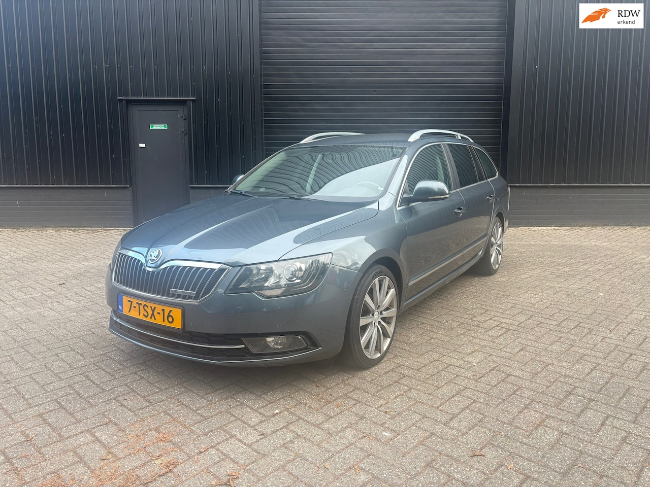 Skoda Superb Combi - 1.6 TDI Ambition Business 1.6 TDI Ambition Business - AutoWereld.nl
