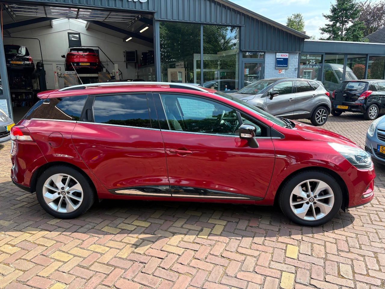 Renault Clio Estate - 0.9 TCe Limited navigatie - AutoWereld.nl