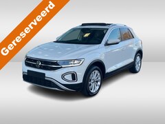 Volkswagen T-Roc - 1.5 TSI Style / Panorama dak / IQ Led / Virtual cockpit pro / App-connect / Stoelverwarmin