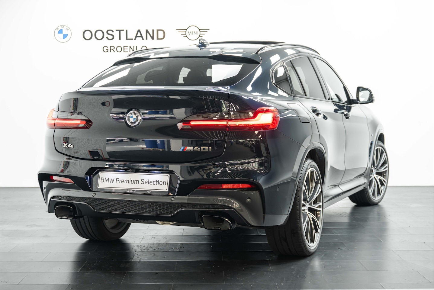 BMW X4 - M40i Automaat / Trekhaak / Panoramadak /Keyless Entry / Head-Up / Harman Kardon / Adaptie - AutoWereld.nl
