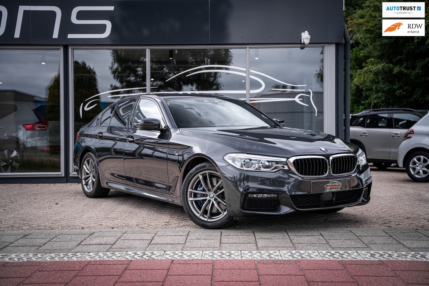 BMW 5-serie - 530i xDrive High Executive|Pano|HUD|Memory|ACC|Stoel/Stuurverw V/A|Ambiance| - AutoWereld.nl